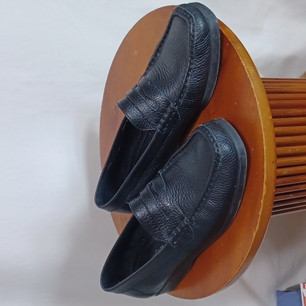 ROCKPORT WOMENS SHOES SIZE 7.5 M IN A BEAUTIFUL BLACK LEATHER LOAFERS